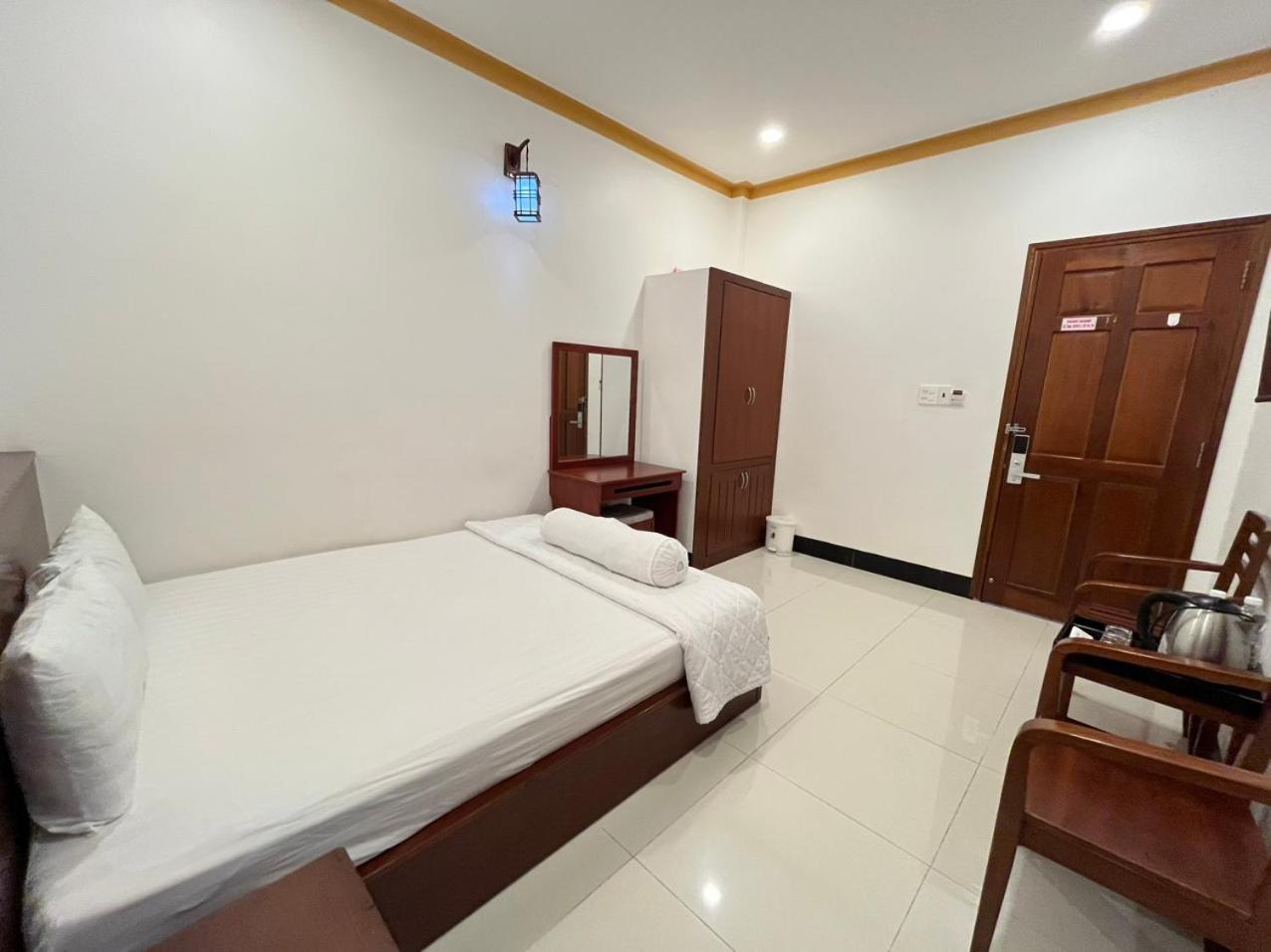 Vân Nhi Khách sạn *